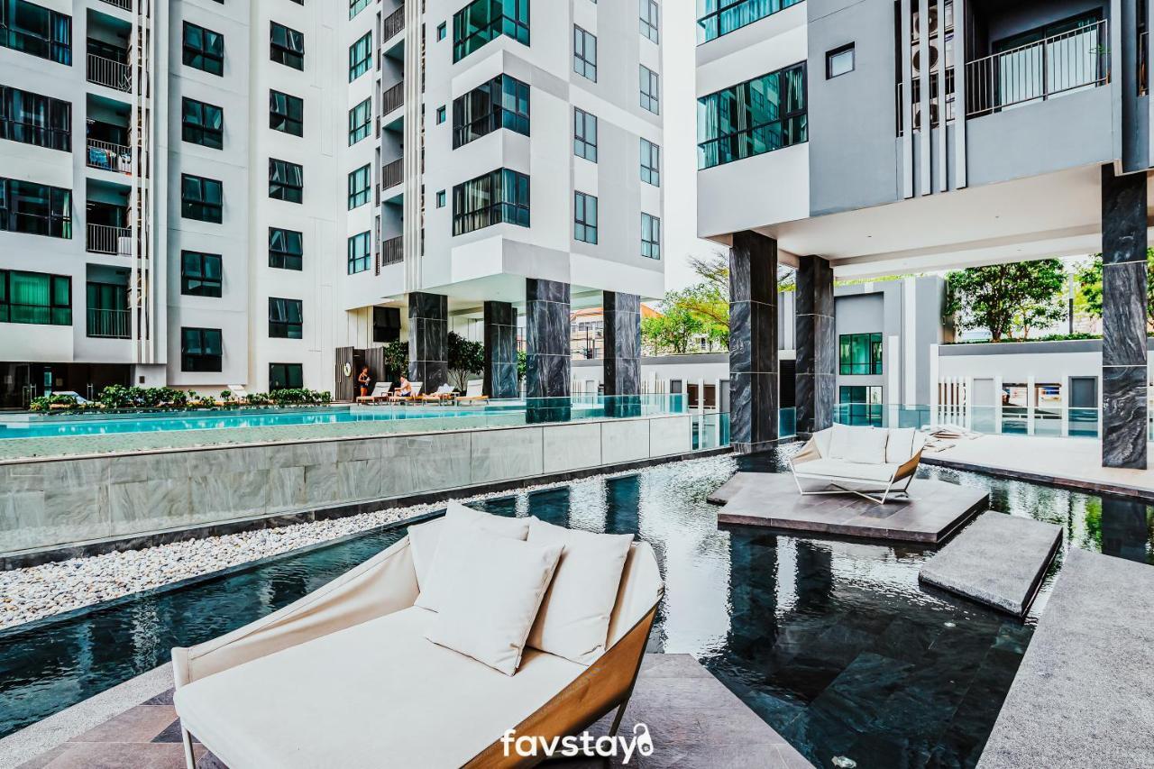 Favstay - The Base Central Pattaya Bagian luar foto