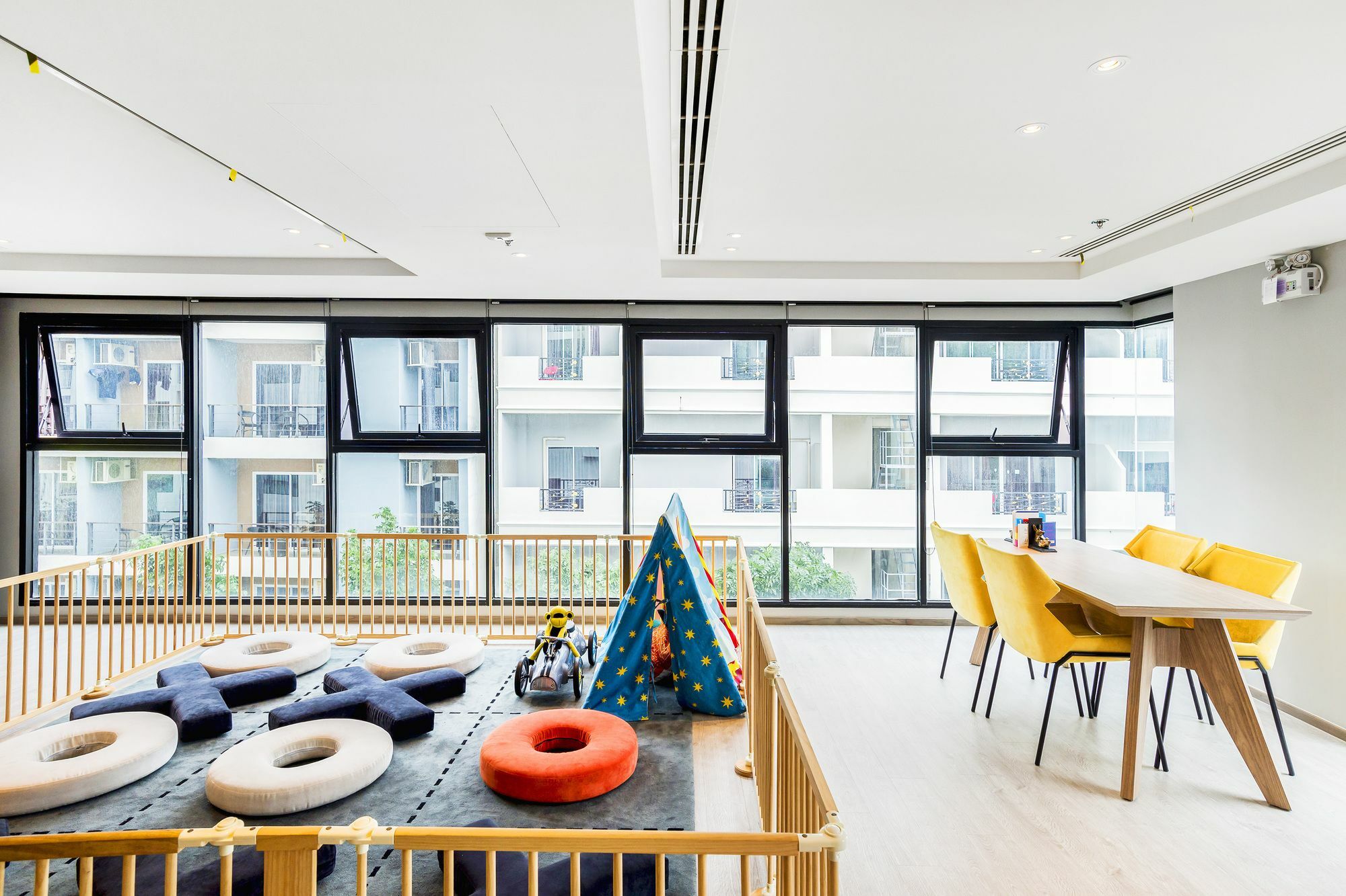 Favstay - The Base Central Pattaya Bagian luar foto