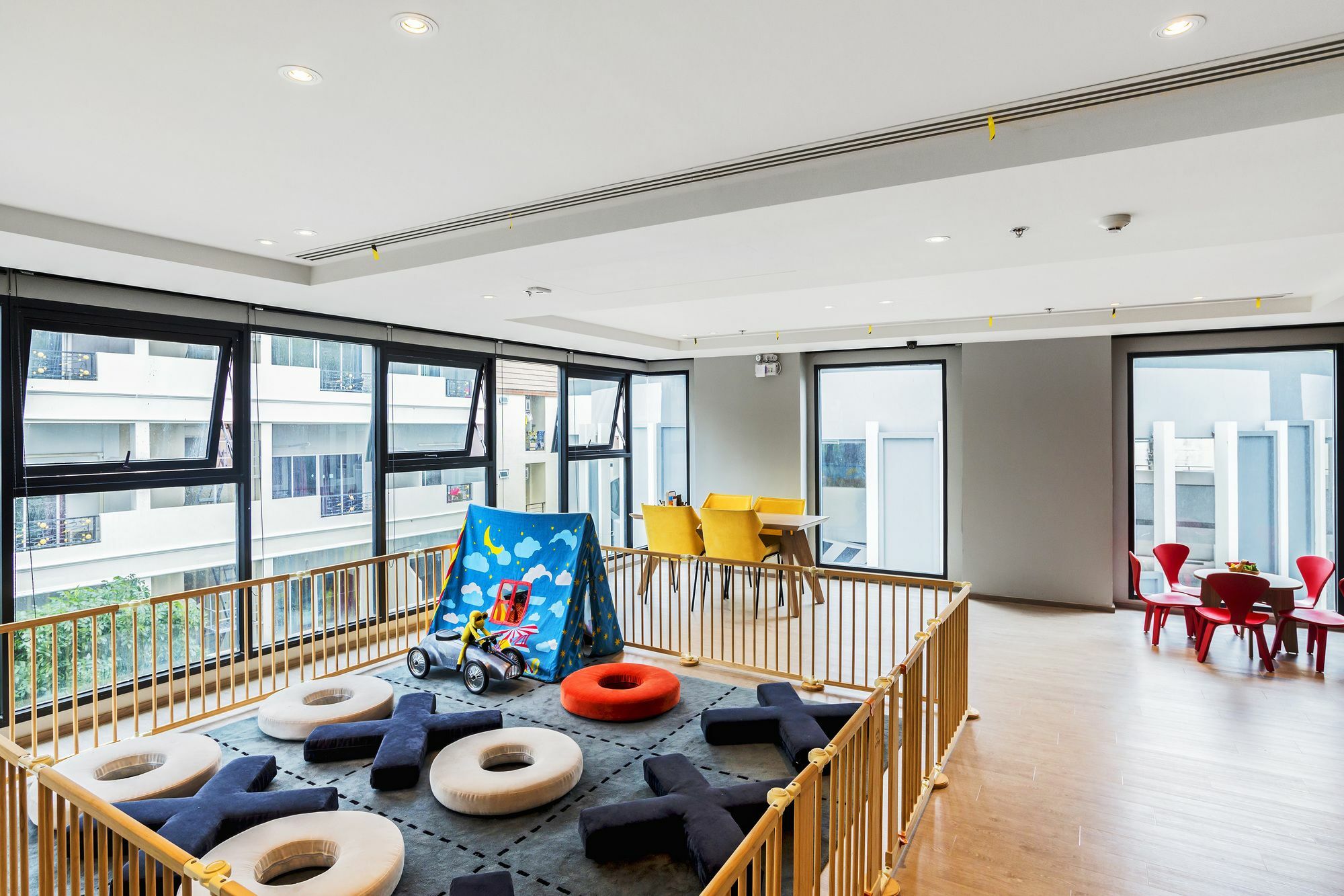 Favstay - The Base Central Pattaya Bagian luar foto