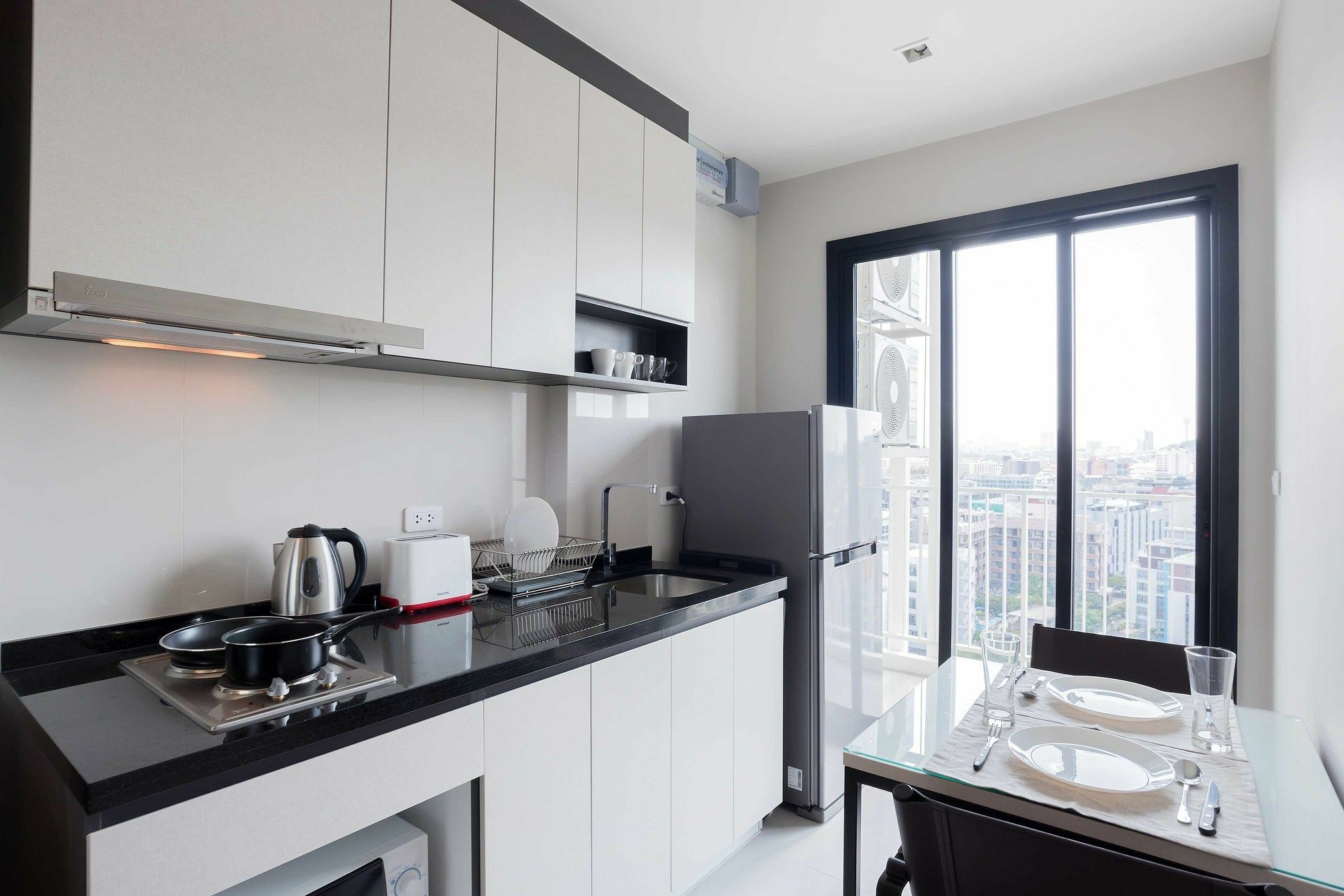 Favstay - The Base Central Pattaya Bagian luar foto