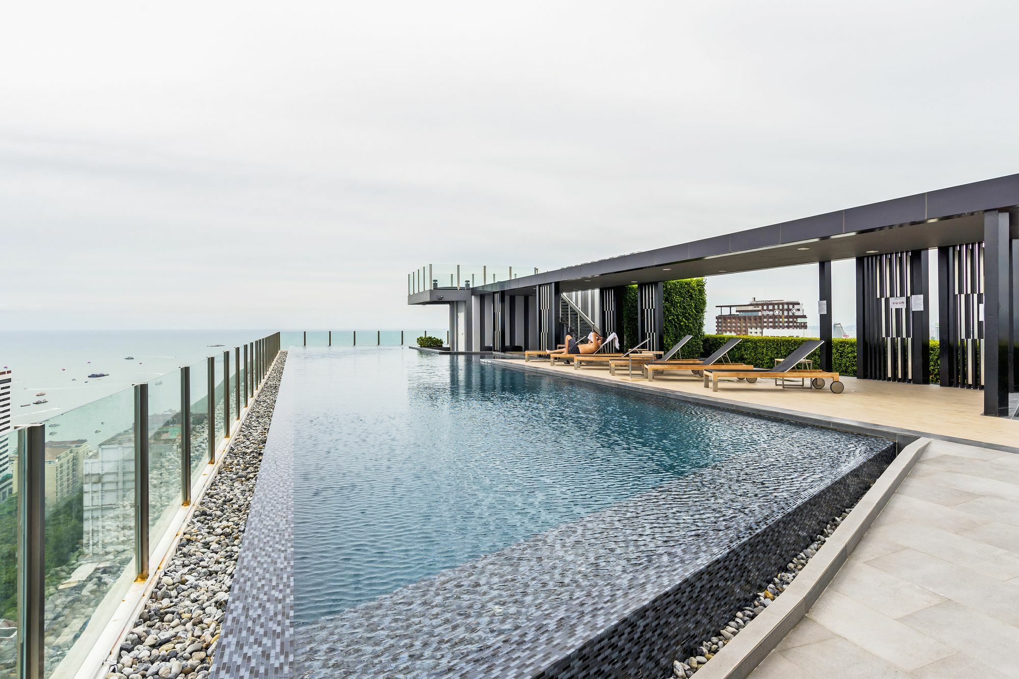 Favstay - The Base Central Pattaya Bagian luar foto